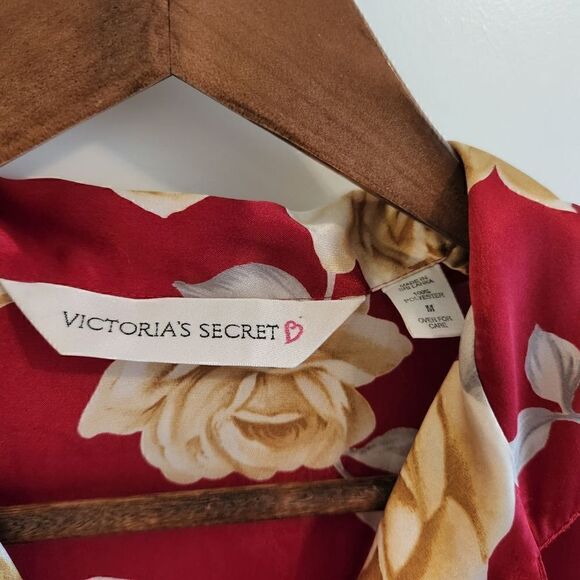 Victoria's Secret Floral Satin Button Front Sleep Shirt Size Medium - Picture 3 of 3